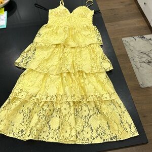 Laundry by Shelli Segalyellow lace dress size 2